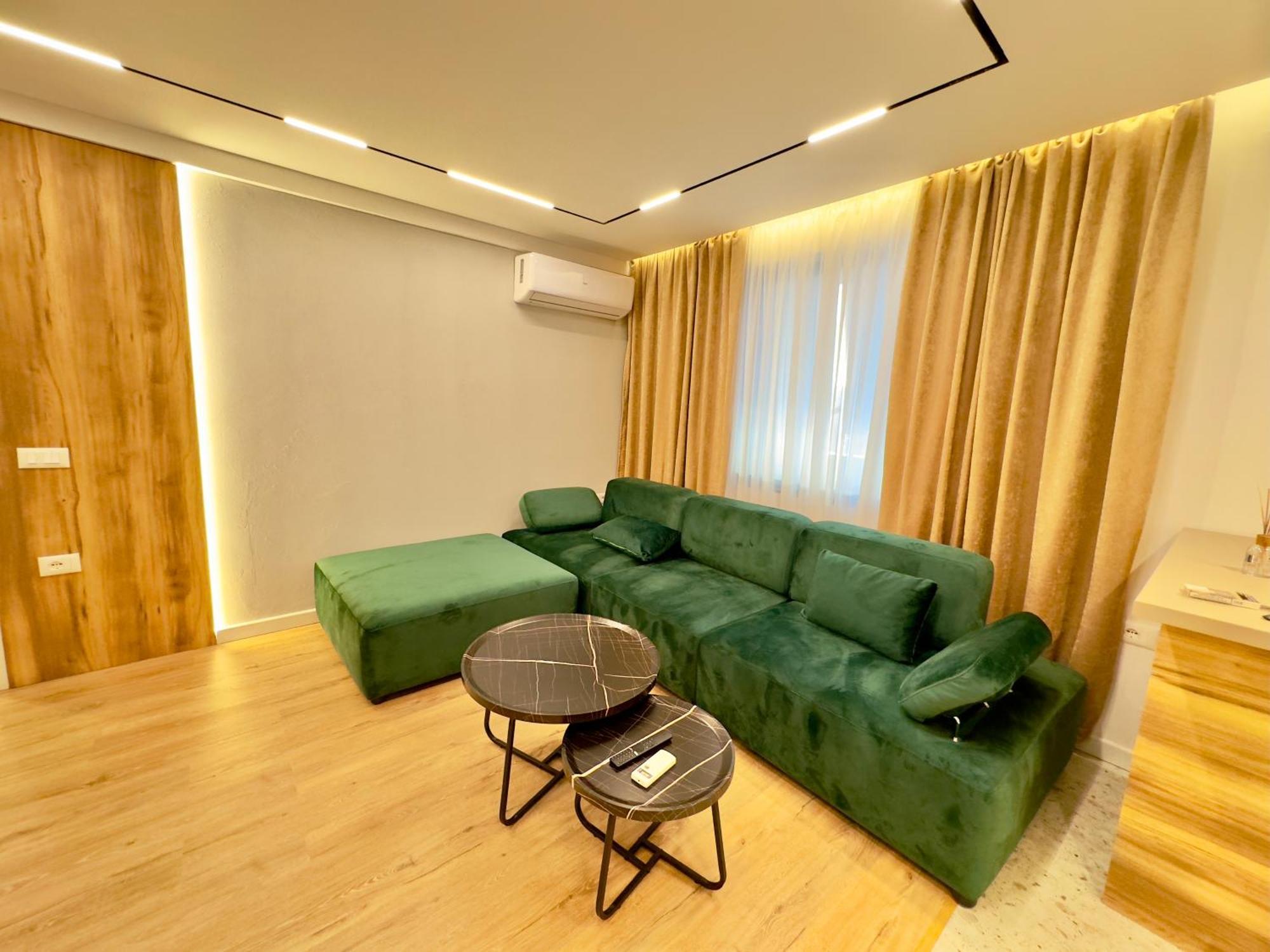 Soinn'S Apartament Тирана Экстерьер фото