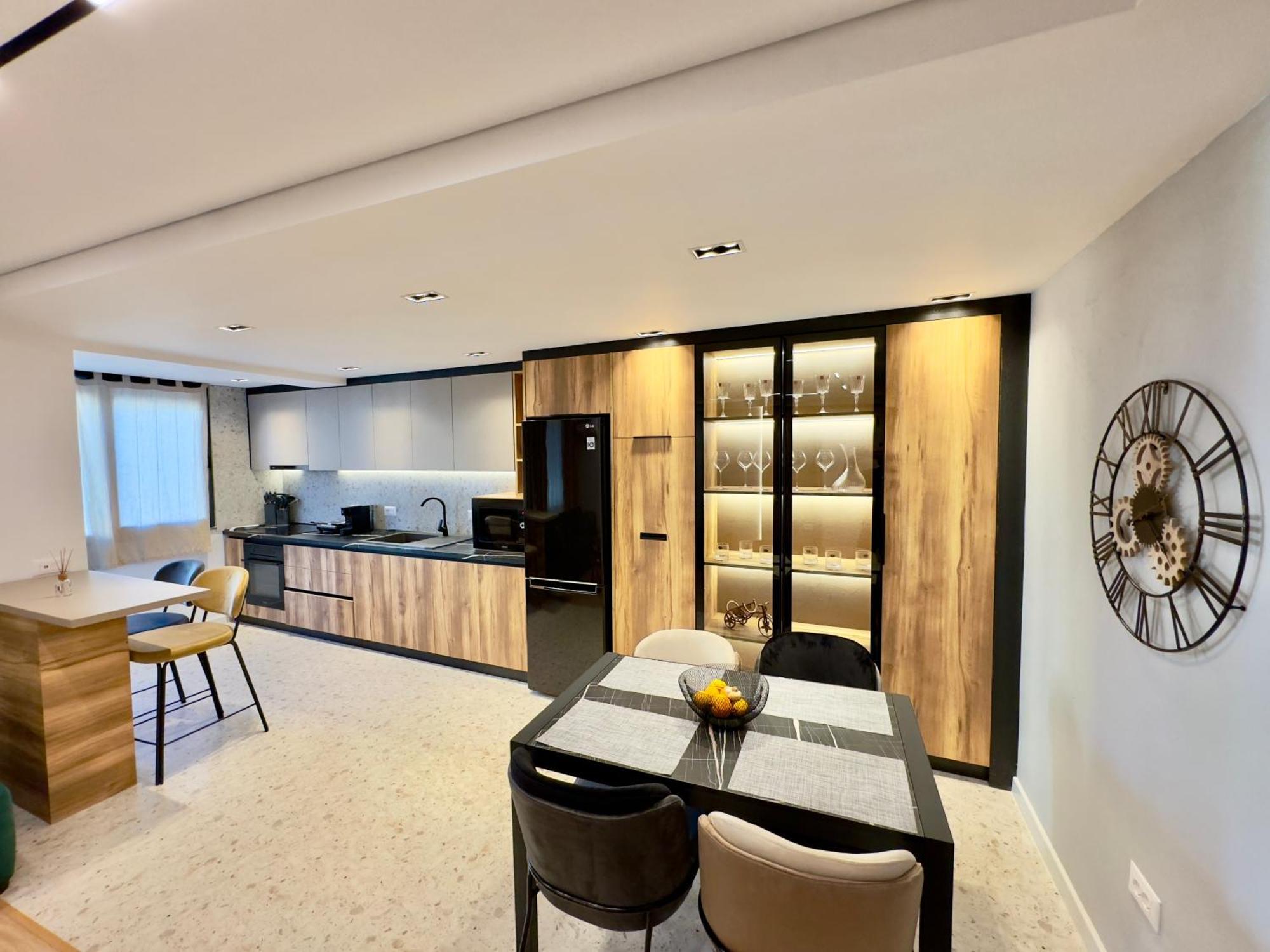 Soinn'S Apartament Тирана Экстерьер фото